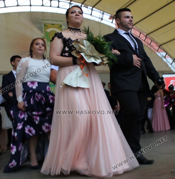 60 абитуриенти изпрати днес Професионалната гимназия в Димитровград