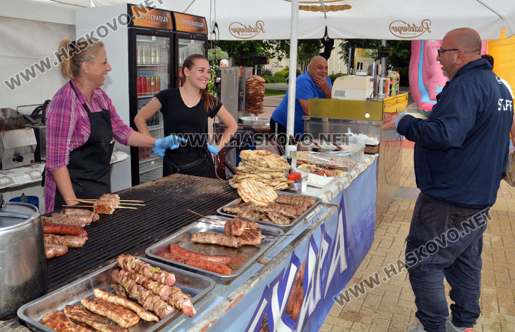 Незнайният войн се просълзи от миризмите в центъра на Хасково