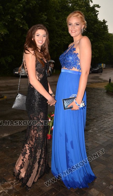 Балът на Спортното училище тръгна като по вода