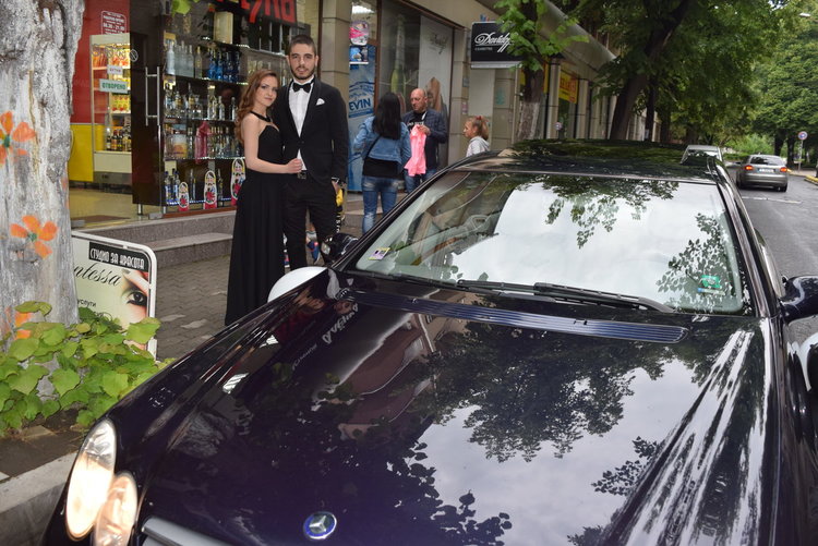 Лимузината