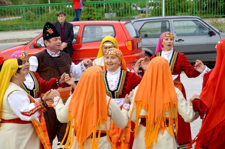 Райковци празнуваха на хорището пред читалище „Орфееви гори”