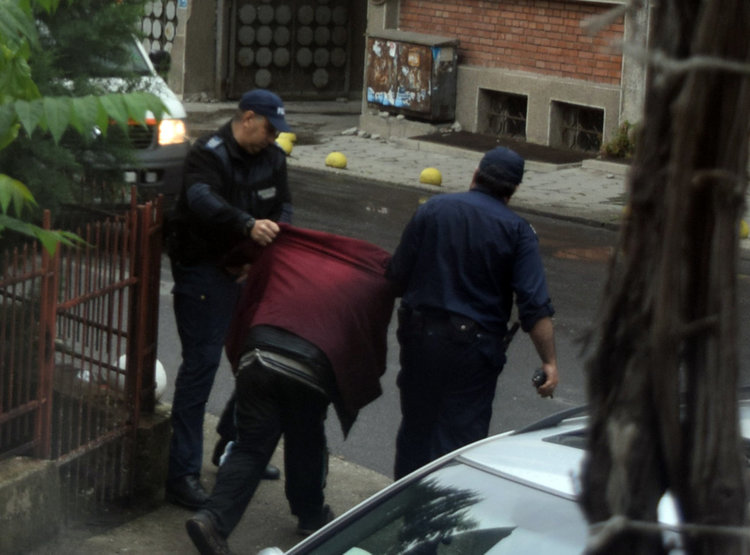 Пияница вдигна на крак екип на Спешната помощ,докато медици спасяваха пострадали при катастрофа