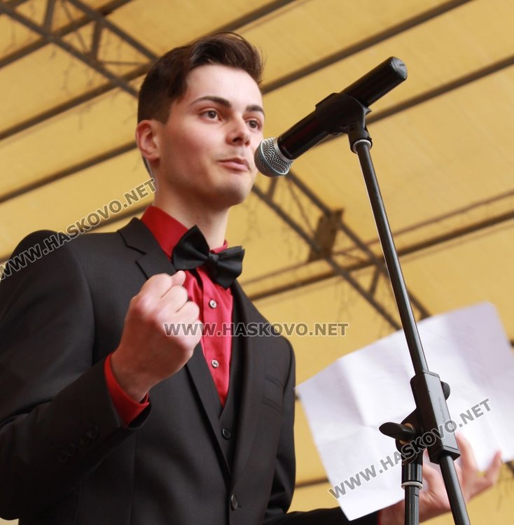 ПМГ "Иван Вазов" изпрати 64 абитуриенти от випуск 2017