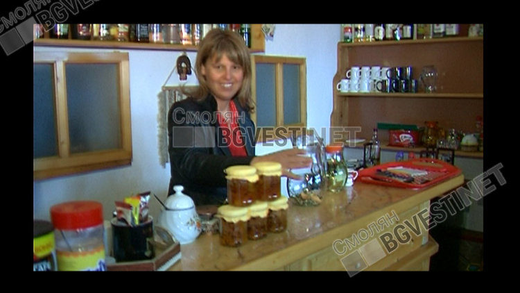 Мария винаги приготвя за гостите от ароматния планински чай - собствена рецепта