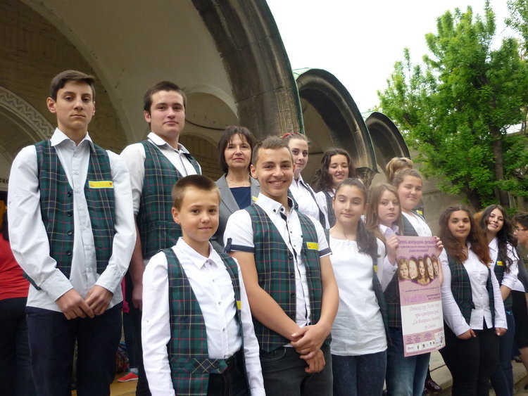 Смолянски деца пяха православни песнопения в София