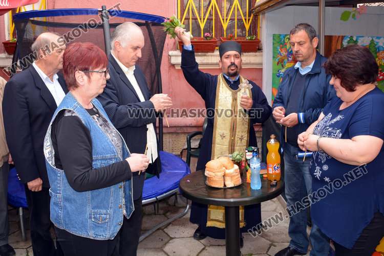 Откриха клуб „Здраве”, лекуват с алтернативна и традиционна медицина