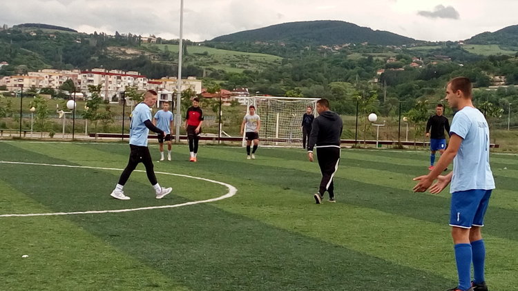 „Шумните съседи” шумни и на футбол