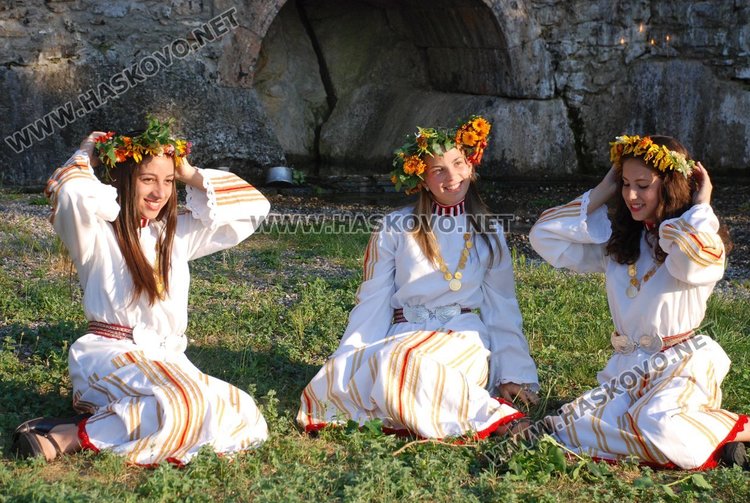 Деца от Хасково и Димитровград преписват Паисиевата история в с. Каснаково