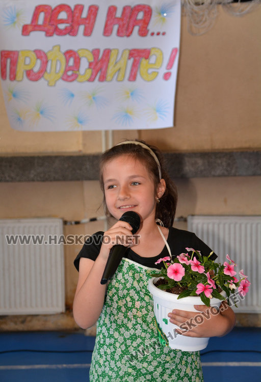 Директорът на училище „Христо Смирненски“ вече знае защо малките искат да са като него