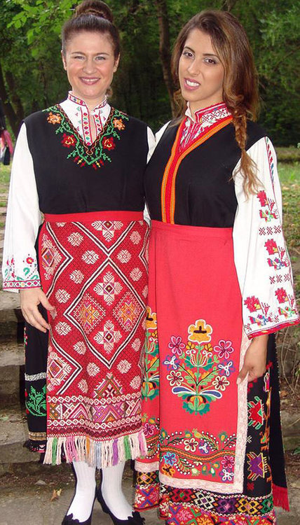 Деца спасяват Извора на Белоногата с фолклорен празник край Харманли