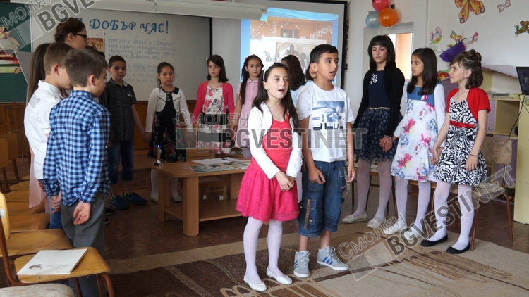 Четвъртокласници се разделиха със сълзи на очи с любимата си учителка Тоска Капитанова