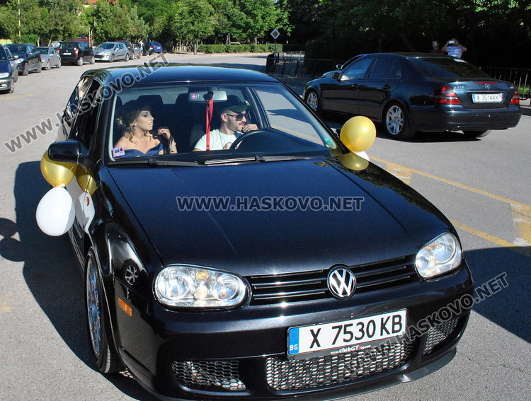 Абитуриентите на „Паисий“ закриха сезона на баловете в Хасково