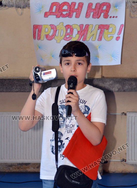 Директорът на училище „Христо Смирненски“ вече знае защо малките искат да са като него