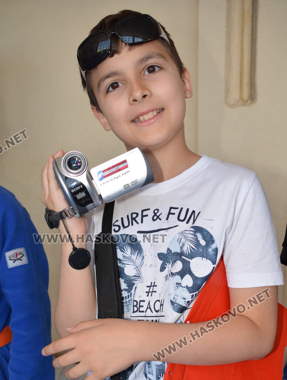 Директорът на училище „Христо Смирненски“ вече знае защо малките искат да са като него