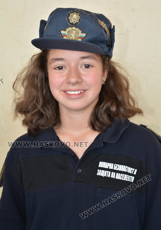 Теодора Чакалова харесва професията на пожарникарите