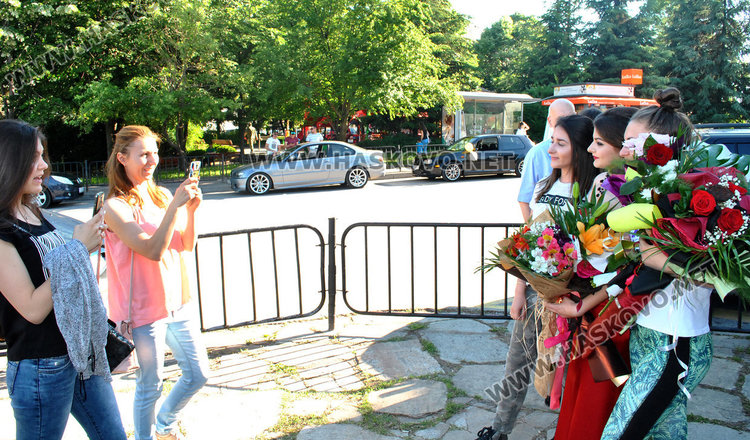 Абитуриентите на „Паисий“ закриха сезона на баловете в Хасково