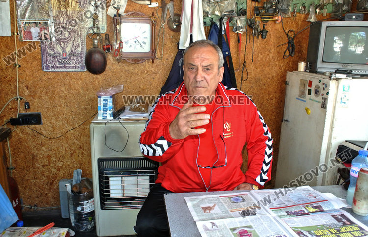 Три блока скачат срещу строеж на магазини, ядат им паркинга