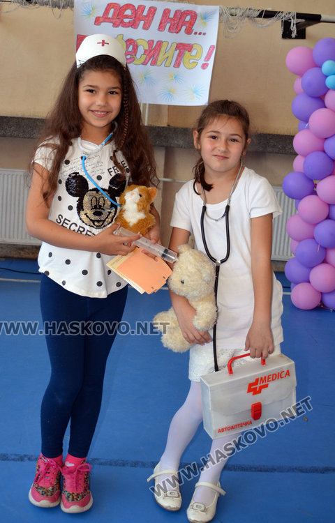 Директорът на училище „Христо Смирненски“ вече знае защо малките искат да са като него