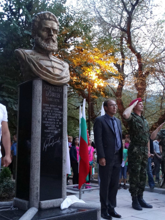 Асеновград отбелязва Деня на Ботев вечерта на 1 юни
