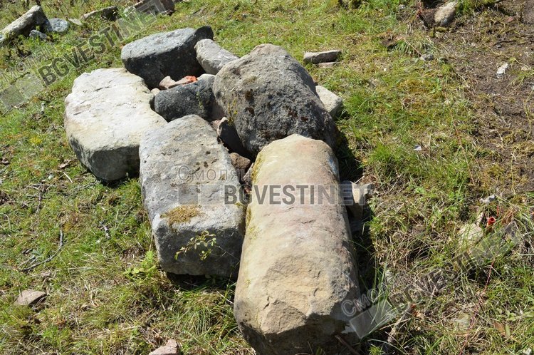 Професор Овчаров разкопава средновековна църква, нарекли я Църквата на усойниците