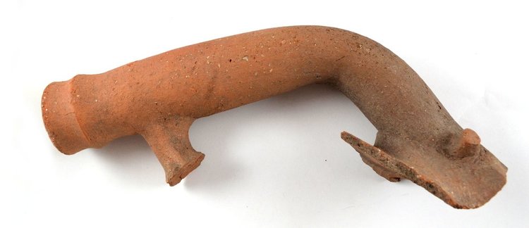 Част от дестилационен съд. Сн.: НИМ