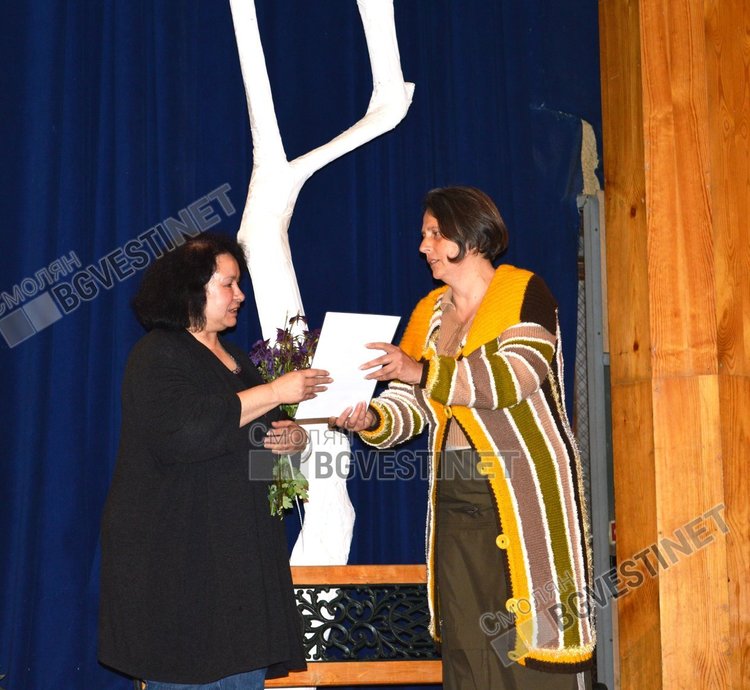 Младежки театър "Ирис" зарадва почитателите на Мелпомена с "Междучасия"