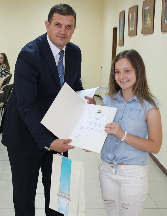 Две първи награди на областния във фото конкурса „Виждам красотата“