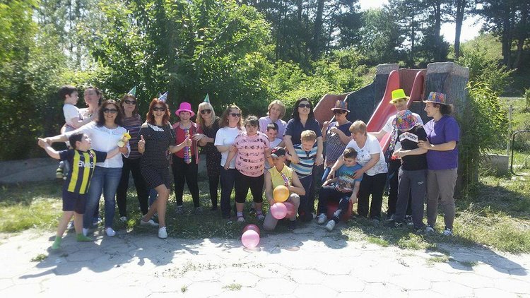 Жените социалистки изненадаха малчуганите от център &bdquo;Надежда&ldquo;