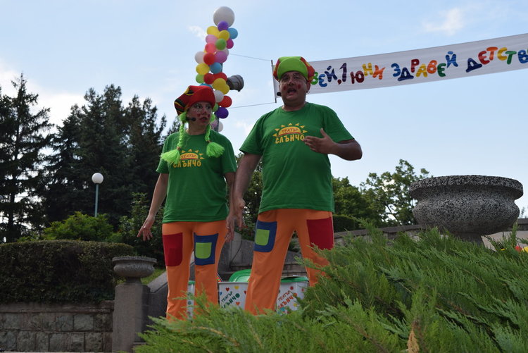 Кърджали празнува Деня на детето,кметът поздрави малчуганите