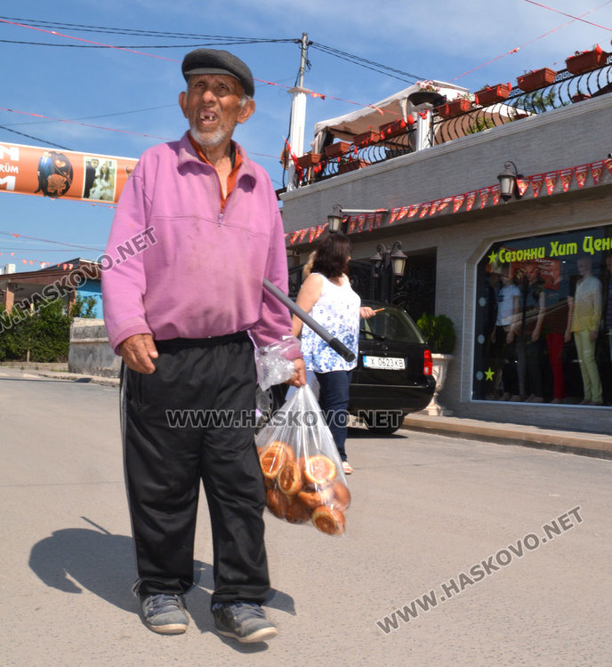 Жандармерия нахлу в Република, претърсва магазини и пазари