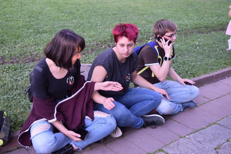 Младите фенове