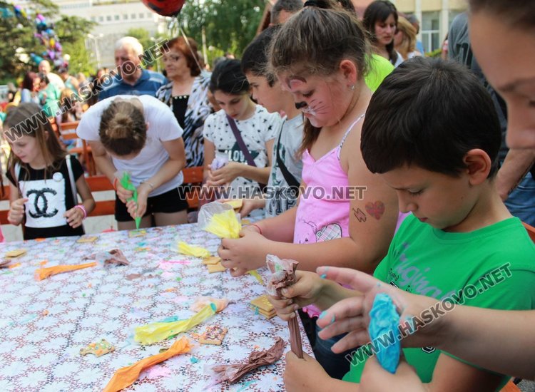 Деца превзеха кабинета на кмета Иво Димов на 1 юни