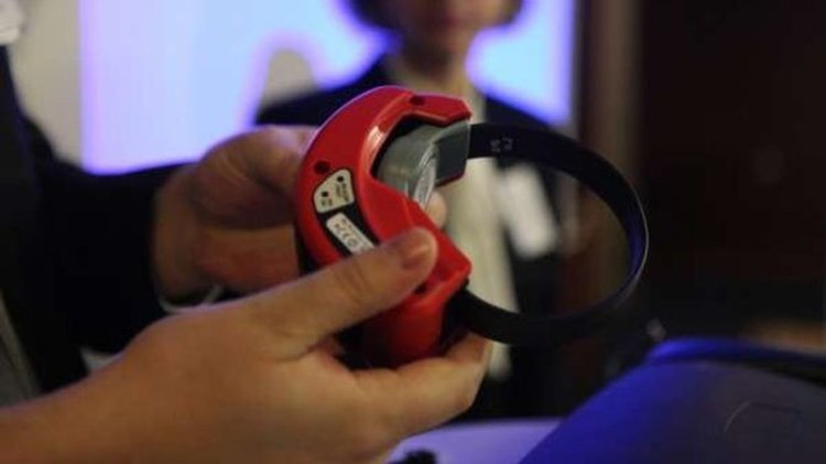 Поръчката за електронните гривни стартира на 5 юни