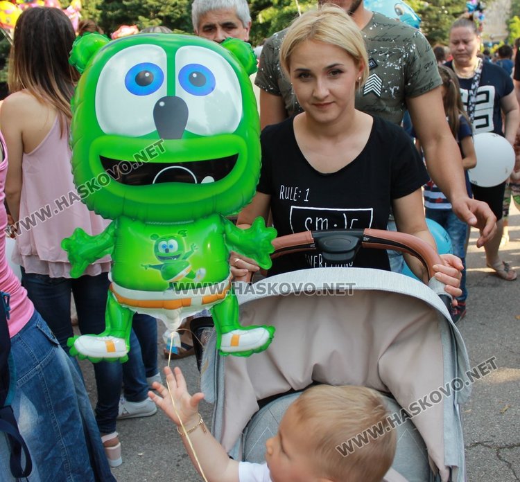 Деца превзеха кабинета на кмета Иво Димов на 1 юни