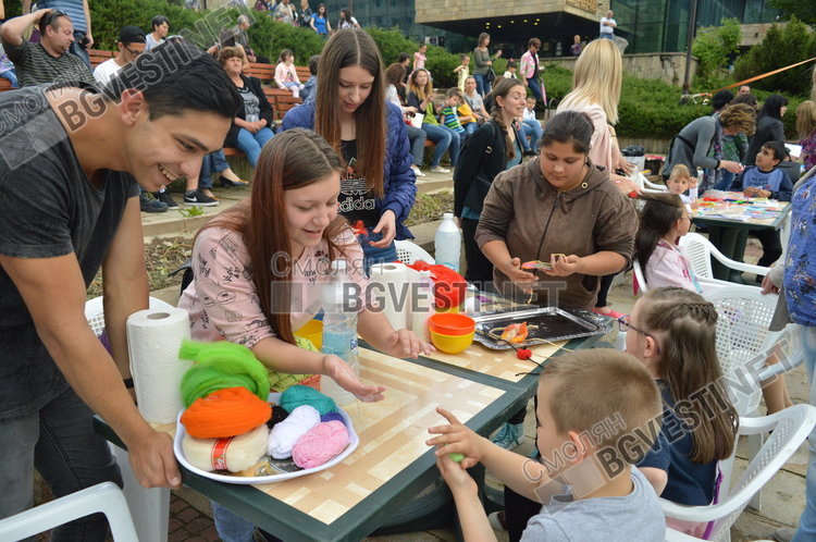 Дъждът развали първоюнския празник в Смолян