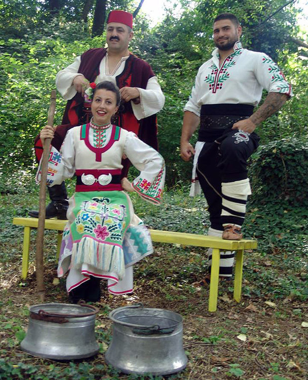 Фолклорният празник край Извора на Белоногата