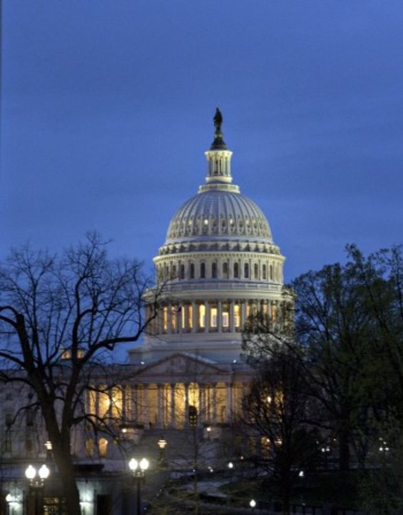 US сенатори: Да засилим санкциите срещу Русия