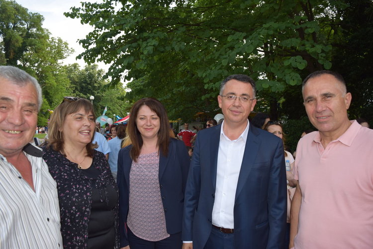 Кърджали празнува Деня на детето,кметът поздрави малчуганите