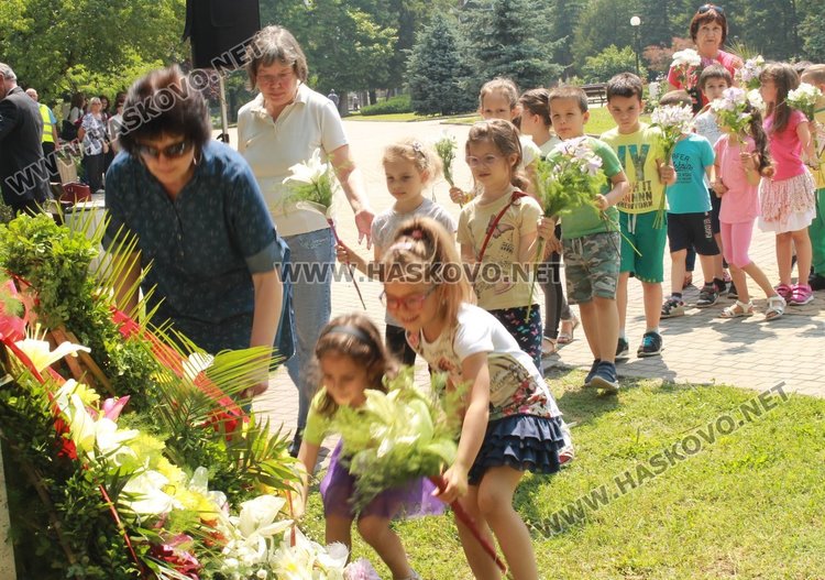 Почетоха 141 години от гибелта на Христо Ботев в Димитровград