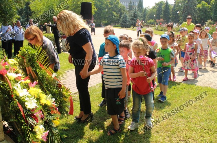 Почетоха 141 години от гибелта на Христо Ботев в Димитровград