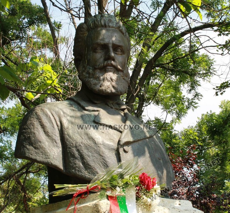 Почетоха 141 години от гибелта на Христо Ботев в Димитровград