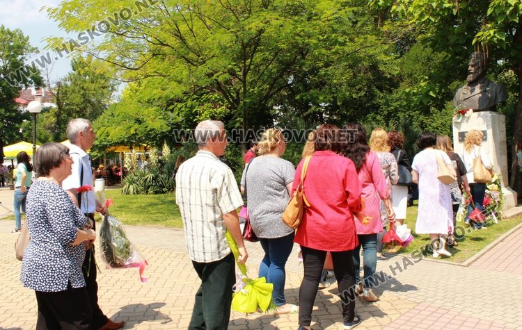 Почетоха 141 години от гибелта на Христо Ботев в Димитровград