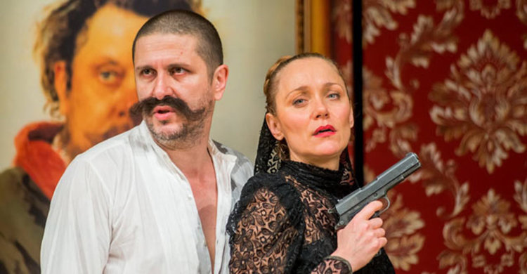 "Малко комедия"