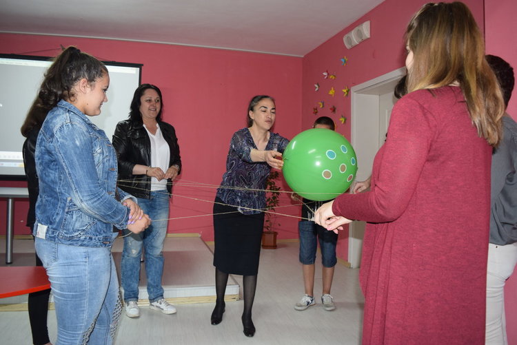 Деца  посредничат при решаване на конфликти