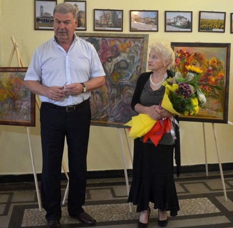 14 картини продаде д-р Момчилова за минути