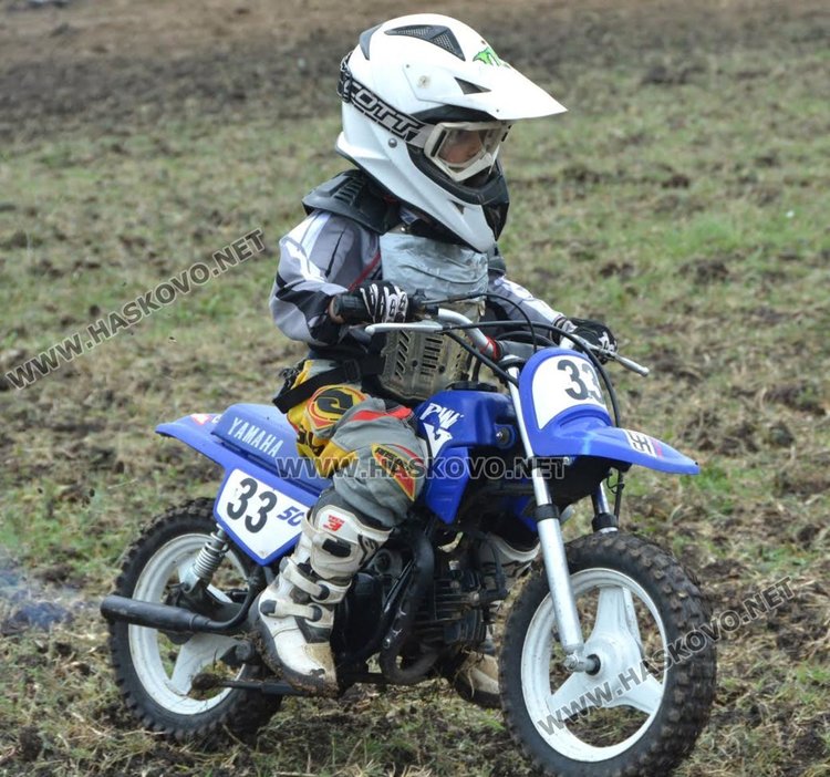 93 -ма състезатели участваха в мотокроса край село Горски извор