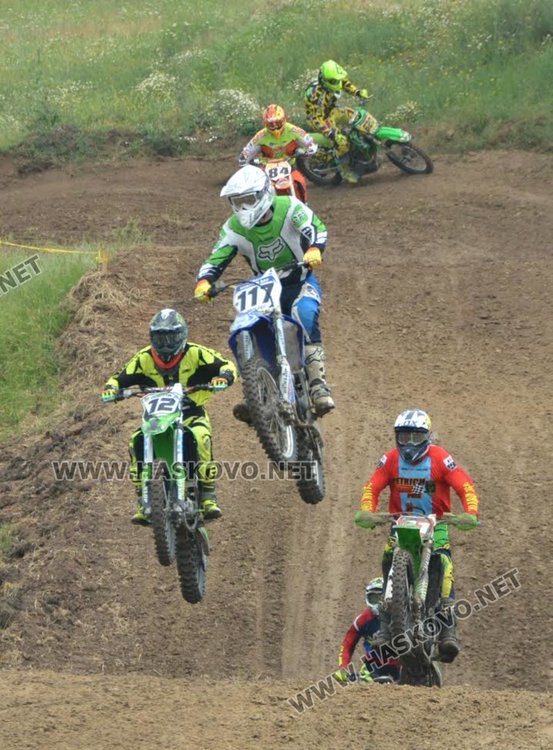 93 -ма състезатели участваха в мотокроса край село Горски извор