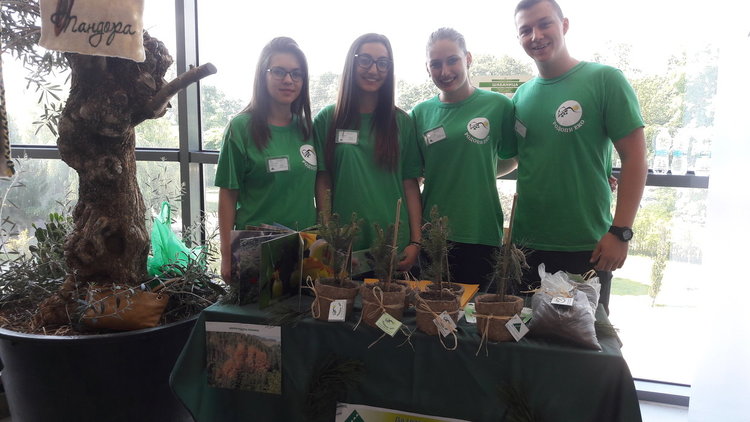 Предприемачи от Езиковата гимназия в Смолян ще представят България на международно състезание в Брюксел