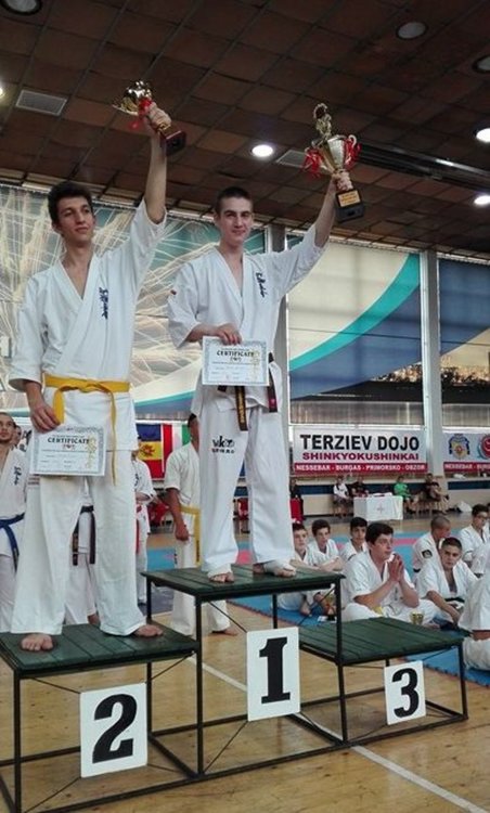 Момент от награждаването на Борис Нондов, снимка - личен архив