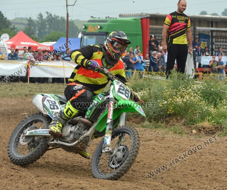 93 -ма състезатели участваха в мотокроса край село Горски извор